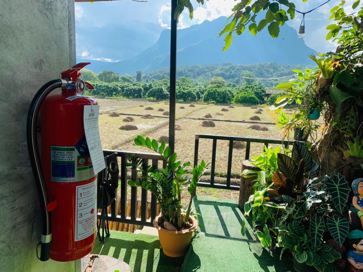 Krathom Doi Luang Hotell Chiang Dao Exteriör bild