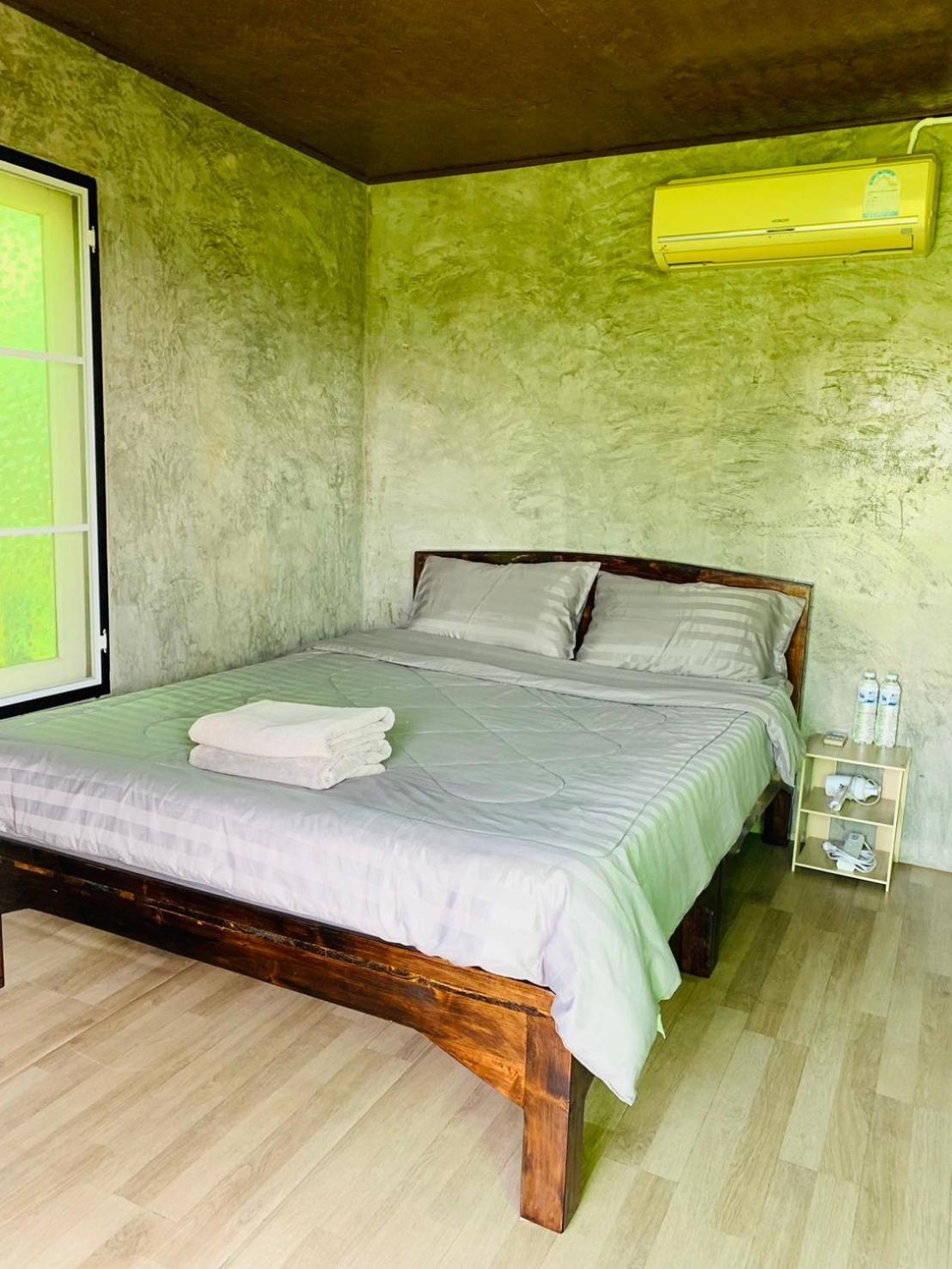 Krathom Doi Luang Hotell Chiang Dao Exteriör bild